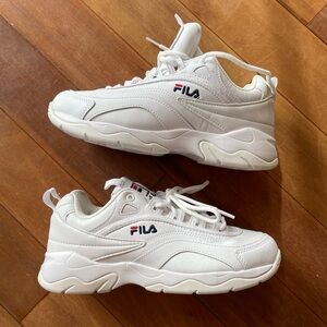 NWOT. FILA sneaker size 8